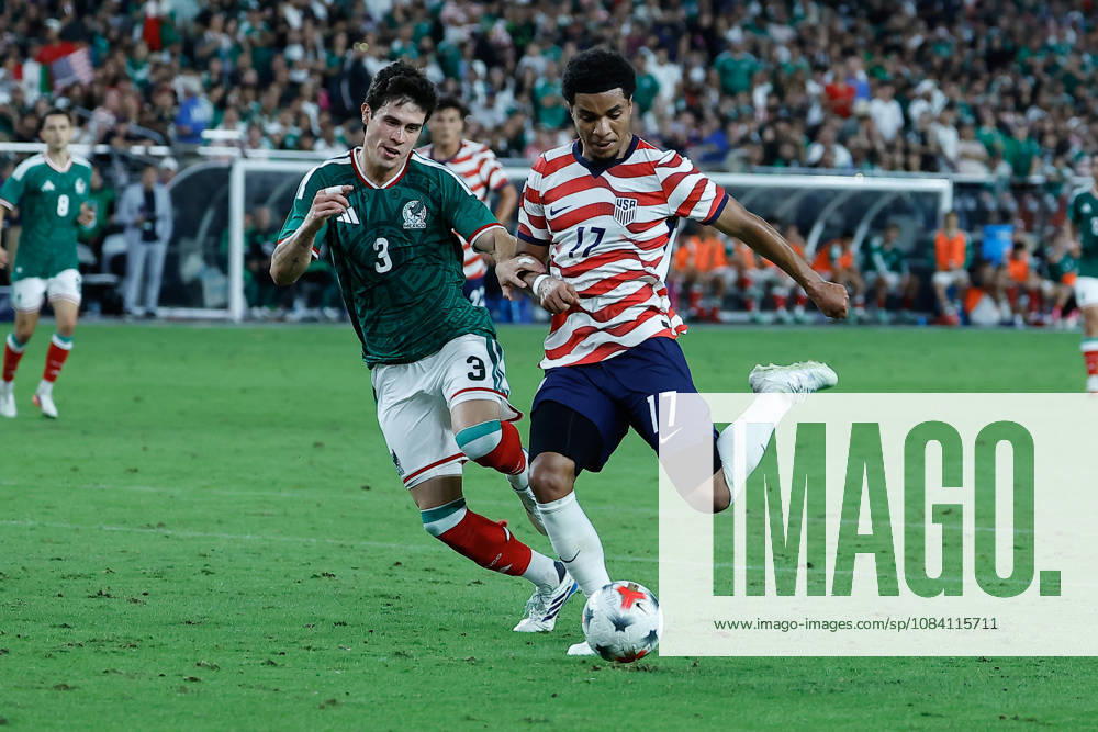 GLENDALE, AZ - OCTOBER 03: United States of America midfielder Malik Tillman (17) shoots and scores during the International Friendly, Länderspiel, Nationalmannschaft soccer match between Mexico and the United States of America on October 3, 2026 at State Farm Stadium in Glendale, Arizona. (Photo by Kevin Abele Icon Sportswire) SOCCER: OCT 03 USA vs Mexico Icon261003040