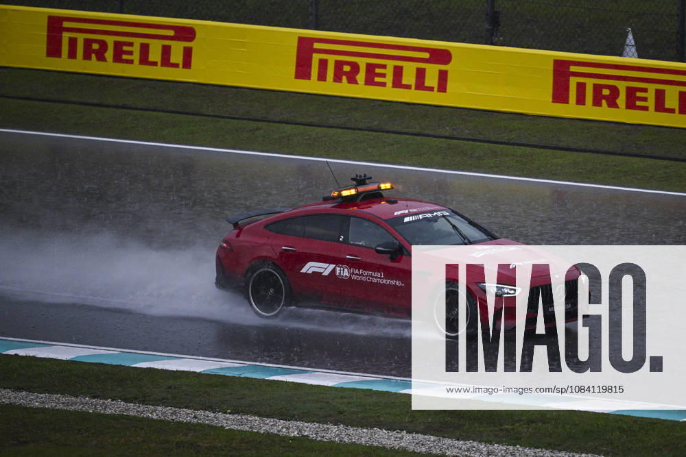 F1 - BAHRAIN GRAND PRIX IN MALAYSIA 2026 Safety car under wet condition during the 2026 Formula 1 Bahrain Grand Prix in Malaysia, 16th round of the 2026 Formula One World Championship, WM, Weltmeisterschaft from October 2 to 4, 2026 on the Sepang International Circuit, in Sepang, Malaysia - SepangMalaysia