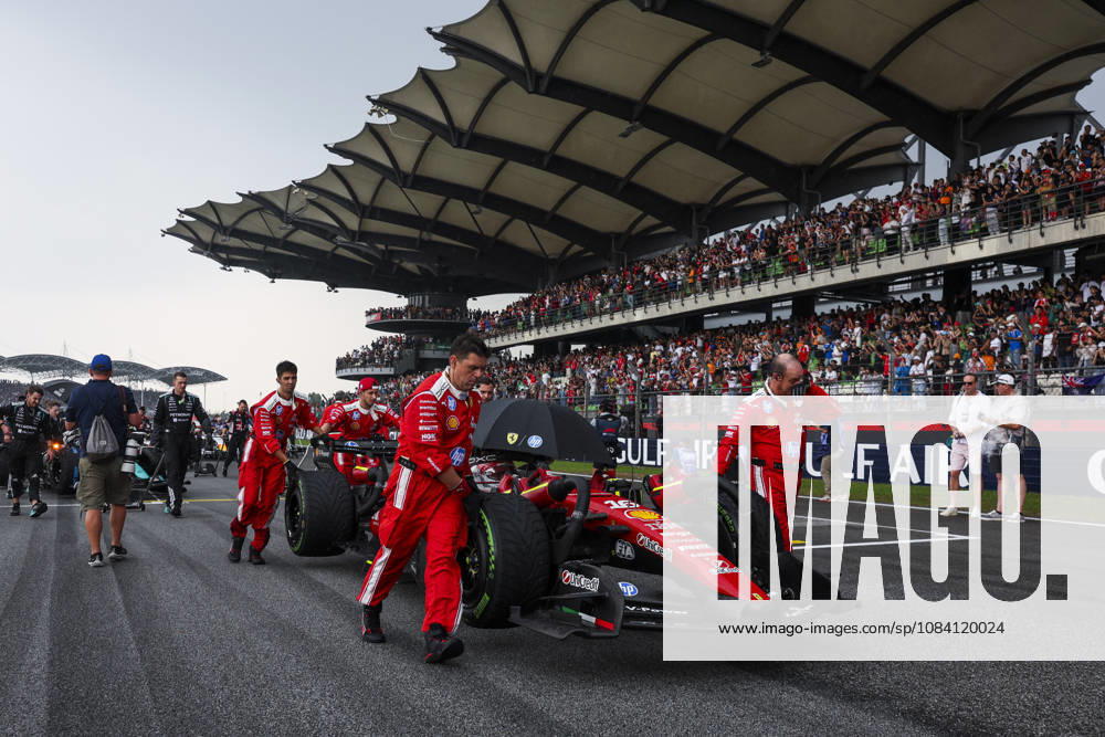 F1 - BAHRAIN GRAND PRIX IN MALAYSIA 2026 16 LECLERC Charles (mco), Scuderia Ferrari SF-26, action on the grid during the 2026 Formula 1 Bahrain Grand Prix in Malaysia, 16th round of the 2026 Formula One World Championship, WM, Weltmeisterschaft from October 2 to 4, 2026 on the Sepang International Circuit, in Sepang, Malaysia - SepangMalaysia
