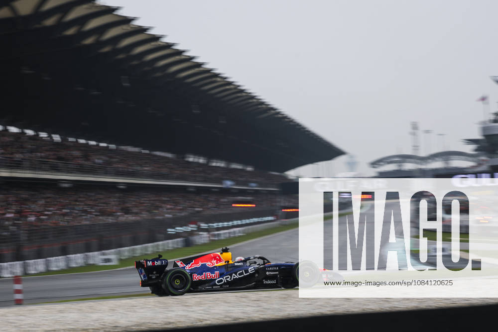 F1 - BAHRAIN GRAND PRIX IN MALAYSIA 2026 03 VERSTAPPEN Max (nld), Red Bull Racing Ford RB22, action during the 2026 Formula 1 Bahrain Grand Prix in Malaysia, 16th round of the 2026 Formula One World Championship, WM, Weltmeisterschaft from October 2 to 4, 2026 on the Sepang International Circuit, in Sepang, Malaysia - SepangMalaysia
