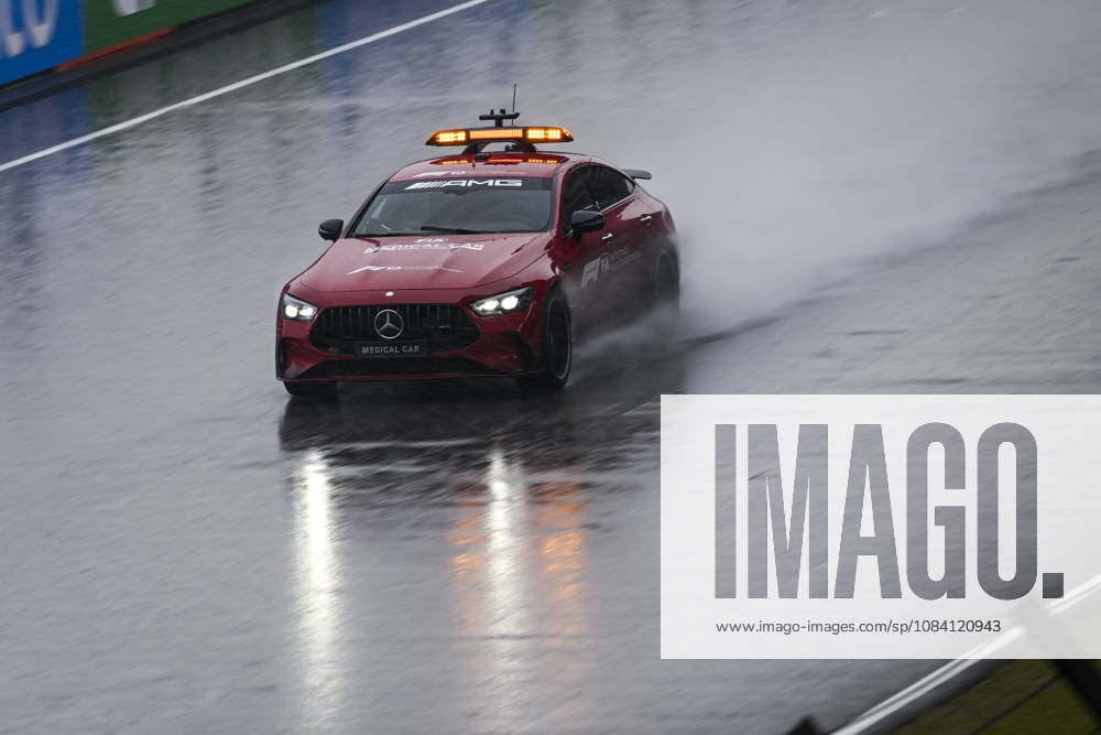 F1 - BAHRAIN GRAND PRIX IN MALAYSIA 2026 Medical car, trying wet condition during the 2026 Formula 1 Bahrain Grand Prix in Malaysia, 16th round of the 2026 Formula One World Championship, WM, Weltmeisterschaft from October 2 to 4, 2026 on the Sepang International Circuit, in Sepang, Malaysia - SepangMalaysia