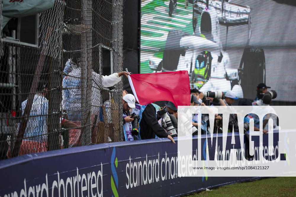 F1 - BAHRAIN GRAND PRIX IN MALAYSIA 2026 Red Flag during the 2026 Formula 1 Bahrain Grand Prix in Malaysia, 16th round of the 2026 Formula One World Championship, WM, Weltmeisterschaft from October 2 to 4, 2026 on the Sepang International Circuit, in Sepang, Malaysia - SepangMalaysia