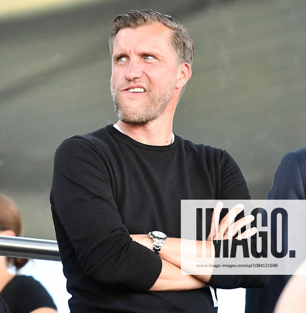 Soccer, Google Pixel, Women s Bundesliga, Eintracht Frankfurt vs. FC Bayern Munich, Sports Director Markus Krösche, Eintracht Frankfurt, Frankfurt am Main