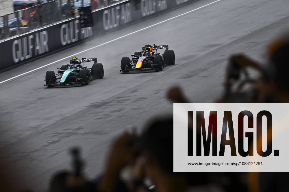 F1 - BAHRAIN GRAND PRIX IN MALAYSIA 2026 12 KIMI ANTONELLI Andrea (ita), Mercedes AMG F1 Team W17, 03 VERSTAPPEN Max (nld), Red Bull Racing Ford RB22, action during the 2026 Formula 1 Bahrain Grand Prix in Malaysia, 16th round of the 2026 Formula One World Championship, WM, Weltmeisterschaft from October 2 to 4, 2026 on the Sepang International Circuit, in Sepang, Malaysia - SepangMalaysia