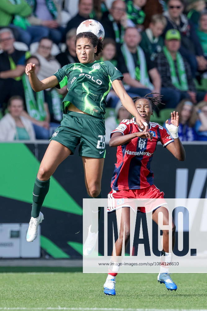 From left: Cora Zicai (VfL Wolfsburg), 28, and Magou Doucoure (Hamburger SV, HSV), 2, in a header duel; header; tackle; action; game scene, DFB REGULATIONS PROHIBIT ANY USE OF PHOTOGRAPHS AS SEQUENCE IMAGES AND OR VIDEO-LIKE PHOTO SERIES DFB REGULATIONS PROHIBIT ANY USE OF PHOTOGRAPHS AS IMAGE SEQUENCES AND OR QUASI-VIDEO, October 4, 2026, Wolfsburg, Germany, soccer, Google Pixel Women’s Bundesliga, VfL Wolfsburg vs. Hamburger SV