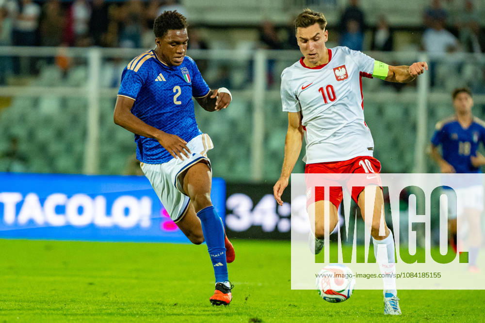 Tomasz Pienko and Honest Ahanor seen during U21, U 21 U 21 U 21 U 21 2027 EURO Qualifying, EM, Europameisterschaft EM, Europameisterschaft EM, Europameisterschaft EM, Europameisterschaft game between national teams of Italy and Poland (Kazimierz Koper Ball Raw Images) Pescara Stadio Adriatico Italy