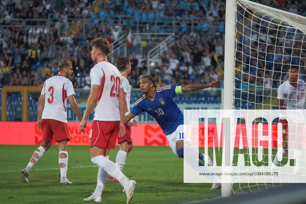 IPA89339833 - Ndur ( 10 Italy) during the 2027 European Under-21 Championship Qualifying Round—Italy vs. Poland, UEFA European Football Championship in Pescara, Italy