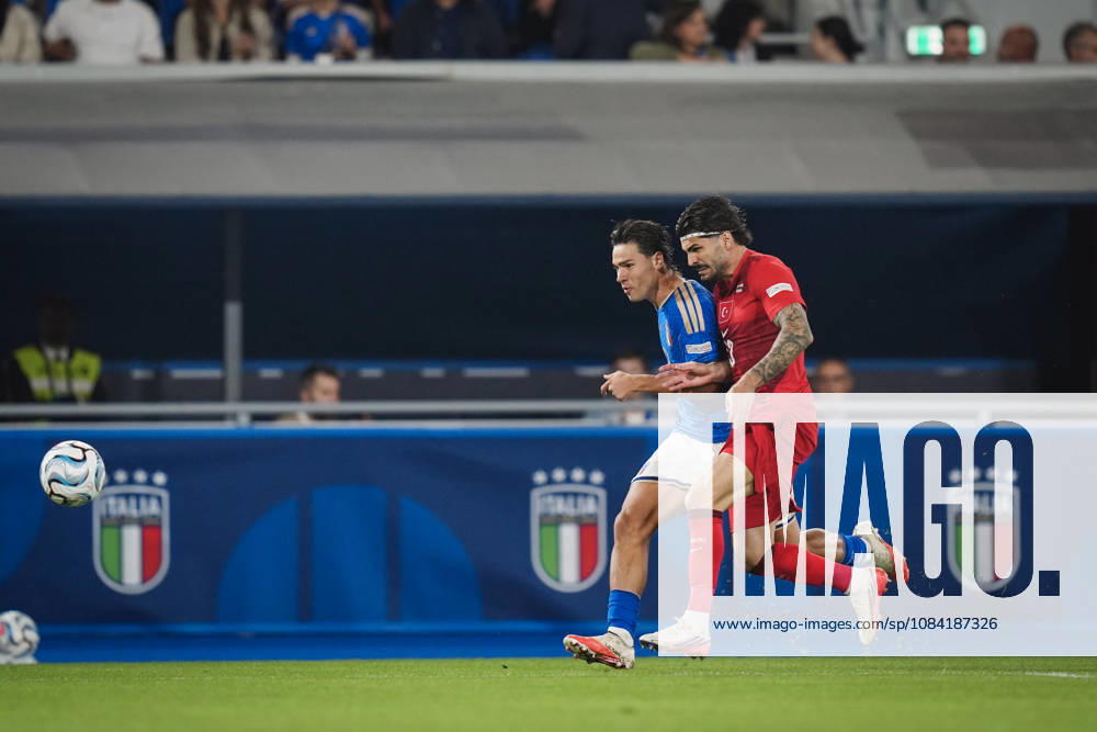 ItalyÕs Antonio Vergara fights for the ball with TurkeyÕs Eren Elmali during the UEFA Nations League 2026 27 match between Italy and Turkiye (Group A1 - Matchday 4) at Stadio Renato Dall Ara in Bologna, Italy - October 5, 2026. - Soccer