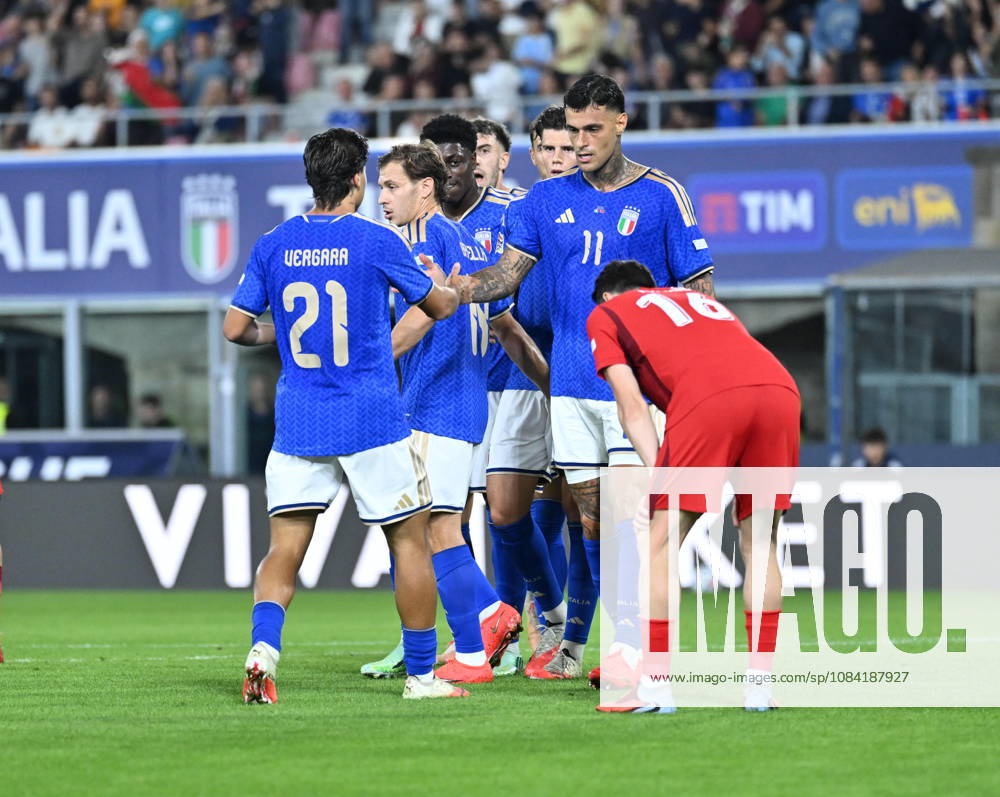 Italy v Turkiye - UEFA Nations League BOLOGNA, ITALY - OCTOBER 5: Gianluca Scamacca (11) of Italy celebrates with his teammates after a goal during the UEFA Nations League Group A1 match between Italy and Turkiye at Stadio Renato Dall Ara in Bologna, Italy on October 5, 2026. Mustafa Yalcin Anadolu Bologna Italy. Editorial use only. Please get in touch for any other usage.