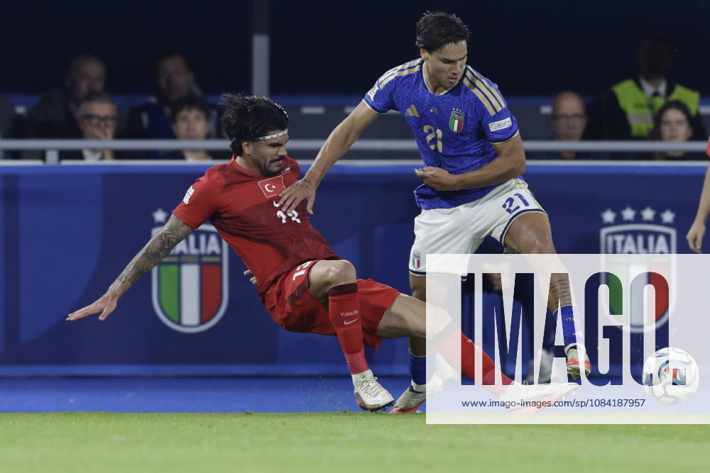 UEFA Nations League football match Italy vs Turkey Antonio Vergara of Italy challenges for the ball with Eren Elmal of Turkiye during UEFA Nations League football match (League A, Group A1) between Italy vs Turkey at the Renato Dall Ara stadium in Bologna on October 05, 2026. _BPH2349