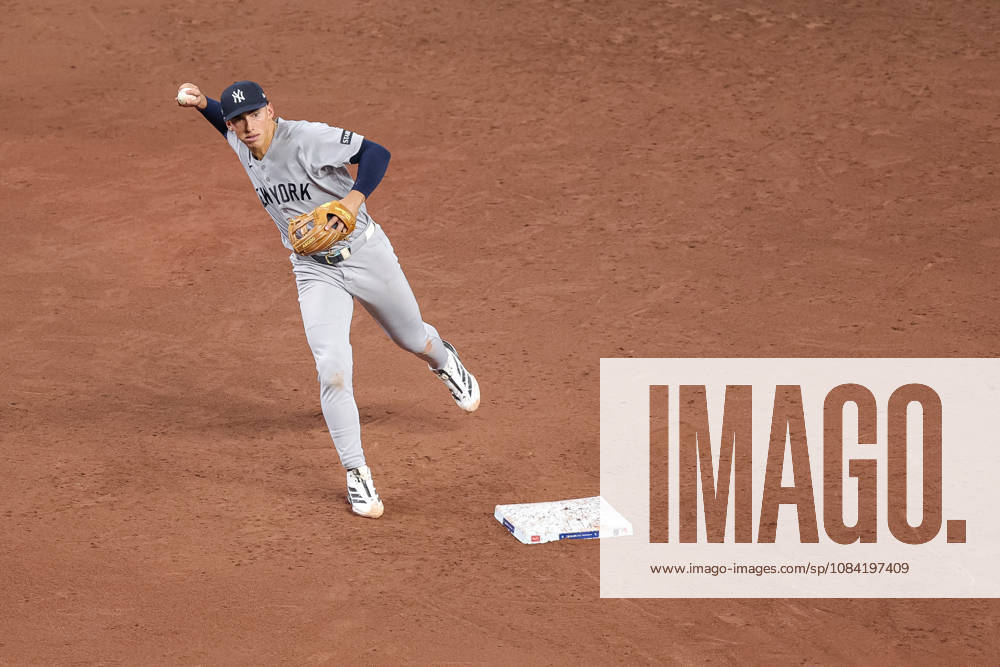 New York Yankees shortstop GEORGE LOMBARD JR. (96) throws from second base during game 2 of the American League Division Series against the Tampa Bay Rays. The Tampa Bay Rays hosted the New York Yankees the at Tropicana Field in St. Petersburg, FL. MLB, Baseball Herren, USA 2026: Tampa Bay Rays 5:2 New York Yankees - ZUMAm299 20261005_znp_m299_011