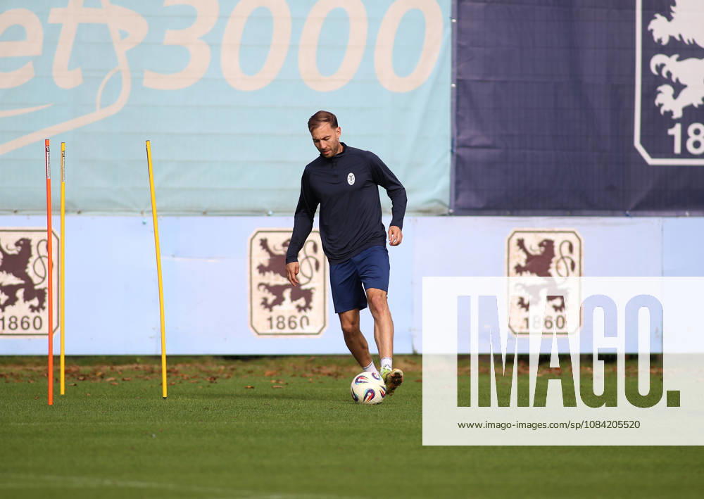 Soccer, Men s, Bavarian Regional League, 2026–2027 Season, TSV 1860 Munich, Practice, Grünwalder Strasse 114 Michael Eberwein TSV 1860 Munich during a separate conditioning session with the ball