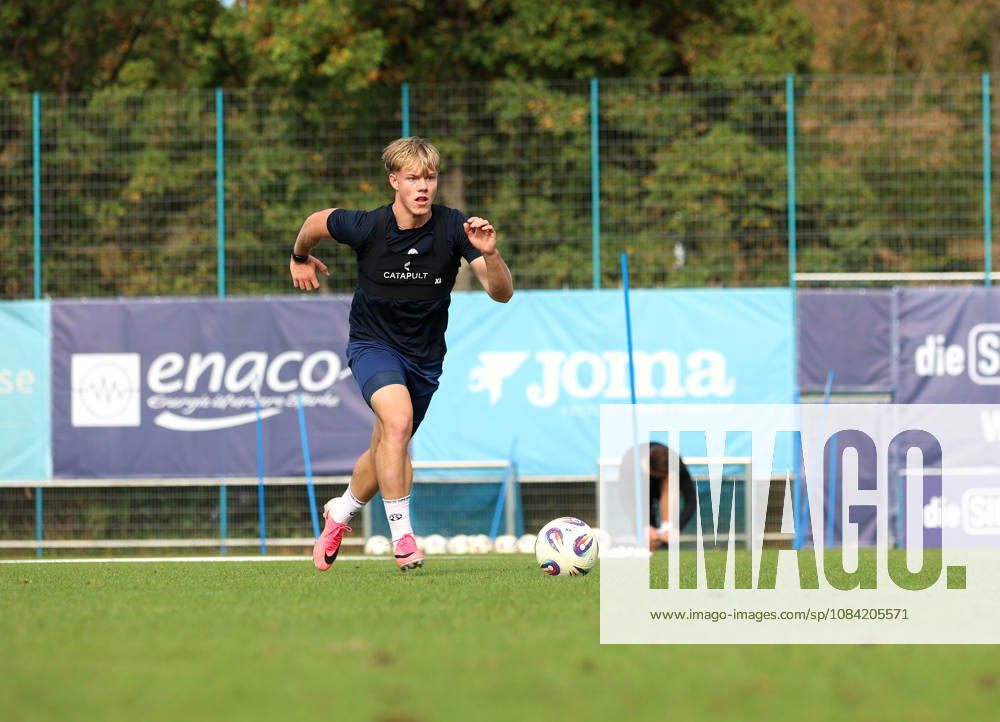 Soccer, Men s, Bavarian Regional League, 2026–2027 Season, TSV 1860 Munich, Practice, Grünwalder Strasse 114 Fabio Wagner of TSV 1860 Munich running with a ball