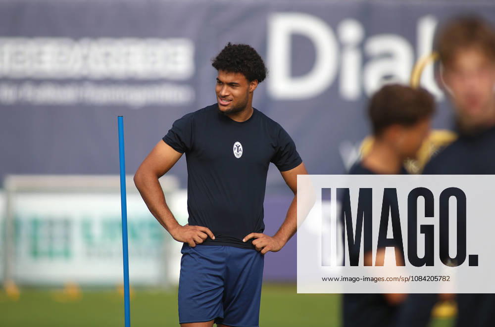 Soccer, Men s, Bavarian Regional League, 2026–2027 Season, TSV 1860 Munich, Practice, Grünwalder Strasse 114, Arian Ortivero Calderon, TSV 1860 Munich, standing on the field looking to the right, turning around