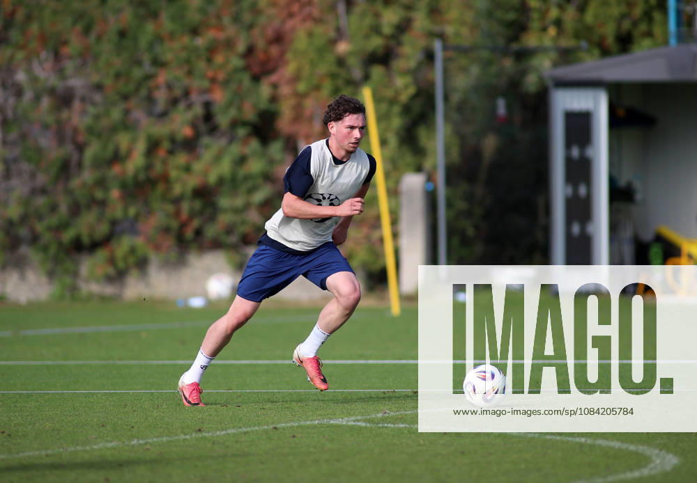 Soccer, Men s, Bavarian Regional League, 2026–2027 Season, TSV 1860 Munich, Practice, Grünwalder Strasse 114 Lance Fiedler of TSV 1860 Munich with the ball on the attack, running