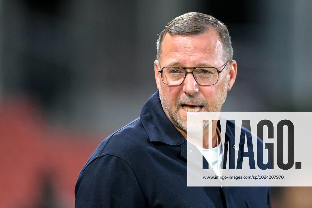 Coach Sascha Hildmann, Head Coach, Regensburg; Single shot, Action, 10 06 2026, Unterhaching, Germany; Soccer; BFV Association Cup; Quarterfinals; SpVgg Unterhaching vs. SSV Jahn Regensburg