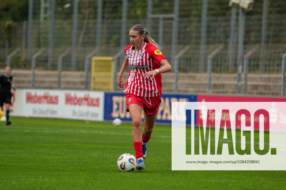 Germany, Freiburg, Women s Regional League South 2026-27: SC Freiburg U20 vs. SC Dortelweil, Weena Simmen (SC Freiburg), 17