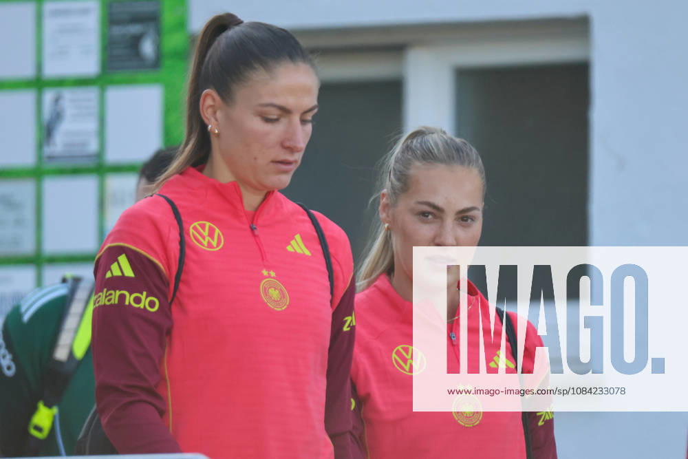 German Women s National Soccer Team Training Friendly Match: Germany vs. Australia Pictured, from left: Melissa Kössler (Koessler) of Germany and Marie Müller (Mueller) of Germany