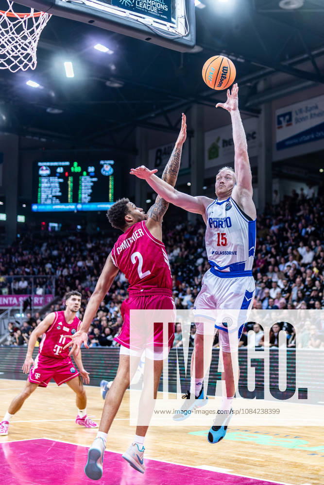 Tanner Omlid, FC Porto, 15 vs. Alijah Comithier, Telekom Baskets Bonn, 02; Aleksa Kovacevic, Telekom Baskets Bonn, 11; Telekom Baskets Bonn vs. FC Porto, Basketball, Basketball Champions League, Matchday 1, 2026–2027, October 7, 2026 Telekom Baskets Bonn vs. FC Porto, Basketball, Basketball Champions League, Matchday 1, 2026–2027, October 7, 2026 Bonn