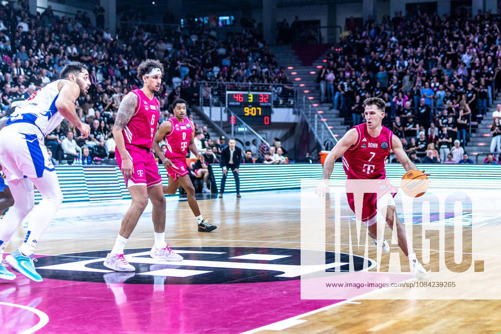 Grayson Murphy, Telekom Baskets Bonn, 07, has plenty of space; Michael Kessens, Telekom Baskets Bonn, 06; Marcus Foster, Telekom Baskets Bonn, 00; Telekom Baskets Bonn vs. FC Porto, Basketball, Basketball Champions League, Matchday 1, 2026–2027, October 7, 2026 Telekom Baskets Bonn vs. FC Porto, Basketball, Basketball Champions League, Matchday 1, 2026–2027, October 7, 2026 Bonn
