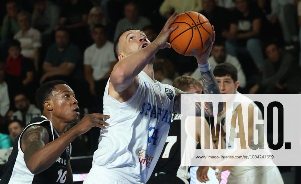 Subotica(Serbia) KK Spartak Subotica-SC Rasta Vechta men s Basketball Champions Leaugue Justin Edler-Davis(L) Rasta Vechta, Alen Omic(C) Spartak :