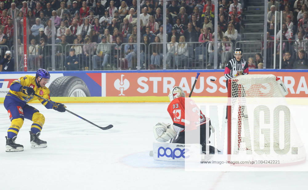 L-R: Morten Poulsen, Herning Blue Fox 38; Nico Wiens, Koelner Haie 33 GER, Koelner Haie vs. Herning Blue Fox, Ice Hockey, DEL, 2026–2027 Season, October 7, 2026 GER, Cologne Haie vs. Herning Blue Fox, Ice Hockey, DEL, 2026–2027 Season, October 7, 2026 Germany