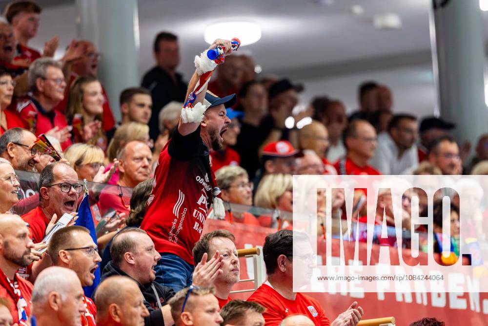 GER, Handball, Women, 2026–2027 Season, Alsco 1st Division, Matchday 5, Thüringer HC vs. HSG Blomberg Lippe. Thüringer HC fans in the stands. 99947 Bad Langensalza, Salza Hall, Mehrz Sports Hall, Thuringia, Germany