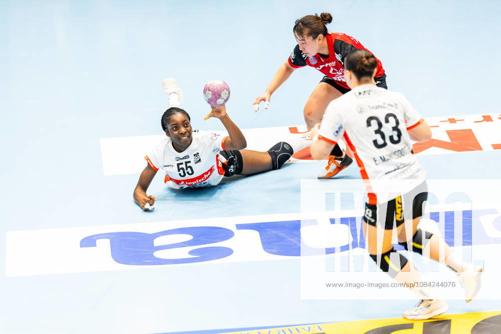 GER, Handball, Women, 2026–2027 Season, Alsco 1 Bl, Matchday 5, Thüringer HC vs. HSG Blomberg Lippe, Farrelle Alicia Njinkeu (HSG Blomberg Lippe), Natsuki Aizawa (Thüringer HC), 23, Elin Rosa Magnusdottir, HSG Blomberg Lippe, 99947 Bad Langensalza, Salza, Halle, Mehrz Sports Hall, Thuringia, Germany