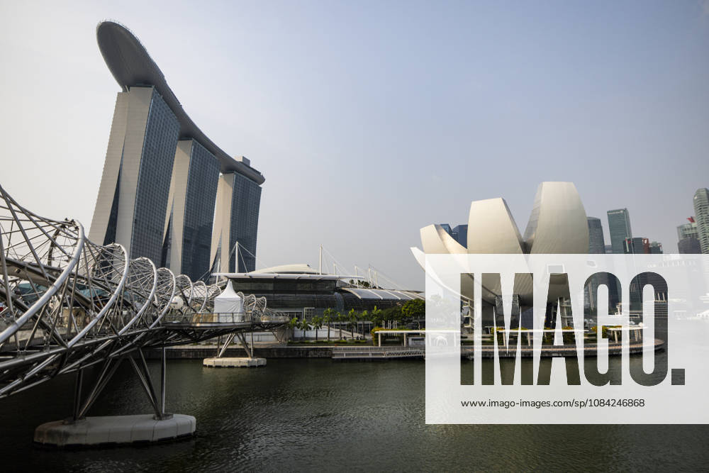 F1 - SINGAPORE GRAND PRIX 2026 Marina Bay Sands, ArtScience Museum, Singapore Skyline, ambiance during the 2026 Formula 1 Singapore Grand Prix, 17th round of the 2026 Formula One World Championship, WM, Weltmeisterschaft from October 9 to 11, 2026 on the Marina Bay Street Circuit, in Singapore, Singapore - SingaporeSingapore