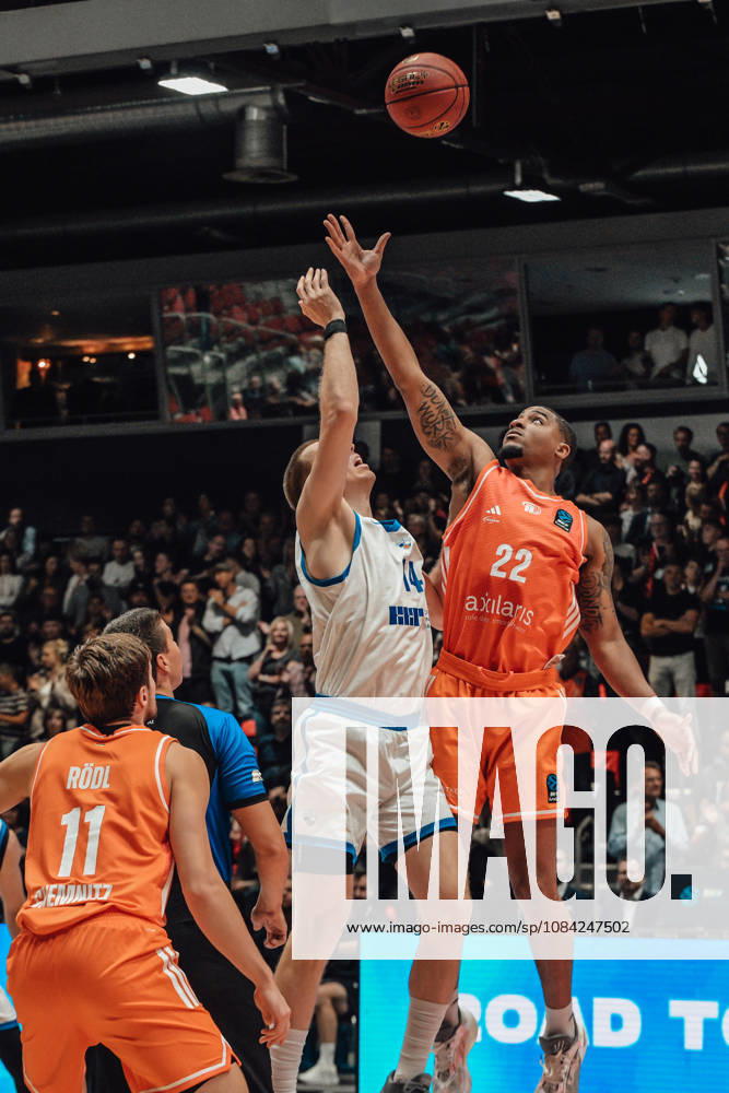 Game Day 2 of the Basketball Eurocup: Niners Chemnitz vs. Klaipedos Neptunas, October 7, 2026, starting at 7:00 p.m., Chemnitz, Chemnitz Arena. Pictured: 14 Martynas Echodas, 22 Nighaeal Ceaser, Matchday 2 of the Basketball Eurocup: Niners Chemnitz vs. Klaipedos Neptunas, Chemnitz, Saxony, Germany