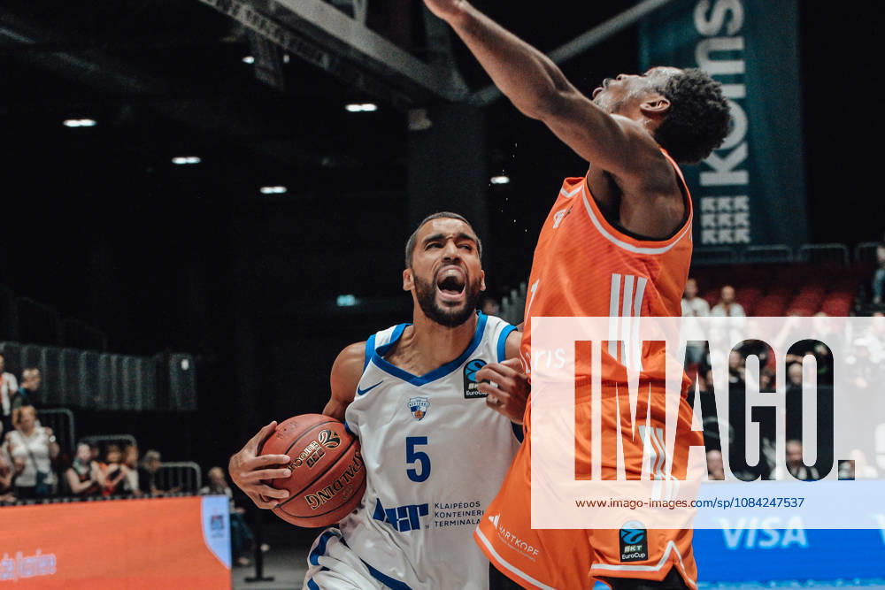 Game Day 2 of the Basketball Eurocup: Niners Chemnitz vs. Klaipedos Neptunas, October 7, 2026, starting at 7:00 p.m., Chemnitz, Chemnitz Arena. In the photo: Yannick Franke, 01 Phlandrous Fleming Jr. Game Day 2 of the Basketball Eurocup: Niners Chemnitz vs. Klaipedos Neptunas, Chemnitz, Saxony, Germany