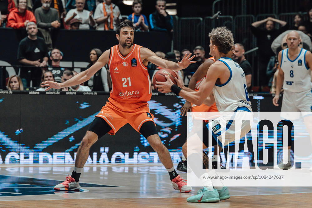 Game Day 2 of the Basketball Eurocup: Niners Chemnitz vs. Klaipedos Neptunas, October 7, 2026, starting at 7:00 p.m., Chemnitz, Chemnitz Arena. Pictured: No. 21 Arnas Berucka, 05 Yannick Franke, Matchday 2 of the Basketball Eurocup: Niners Chemnitz vs. Klaipedos Neptunas, Chemnitz, Saxony, Germany