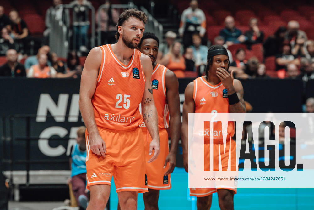 Game Day 2 of the Basketball Eurocup: Niners Chemnitz vs. Klaipedos Neptunas, October 7, 2026, starting at 7:00 p.m., Chemnitz, Chemnitz Arena. Pictured: No. 25 Ben Burnham, 02 Donatas Tarolis, Matchday 2 of the Basketball Eurocup: Niners Chemnitz vs. Klaipedos Neptunas, Chemnitz, Saxony, Germany
