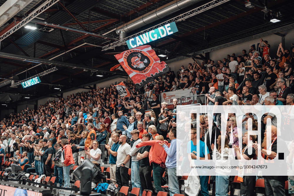 Game Day 2 of the Basketball Eurocup: Niners Chemnitz vs. Klaipedos Neptunas, October 7, 2026, starting at 7:00 p.m., Chemnitz, Chemnitz Arena. Pictured: Fans of the Niners Chemnitz. Matchday 2 of the Basketball Eurocup: Niners Chemnitz vs. Klaipedos Neptunas. Chemnitz, Saxony, Germany