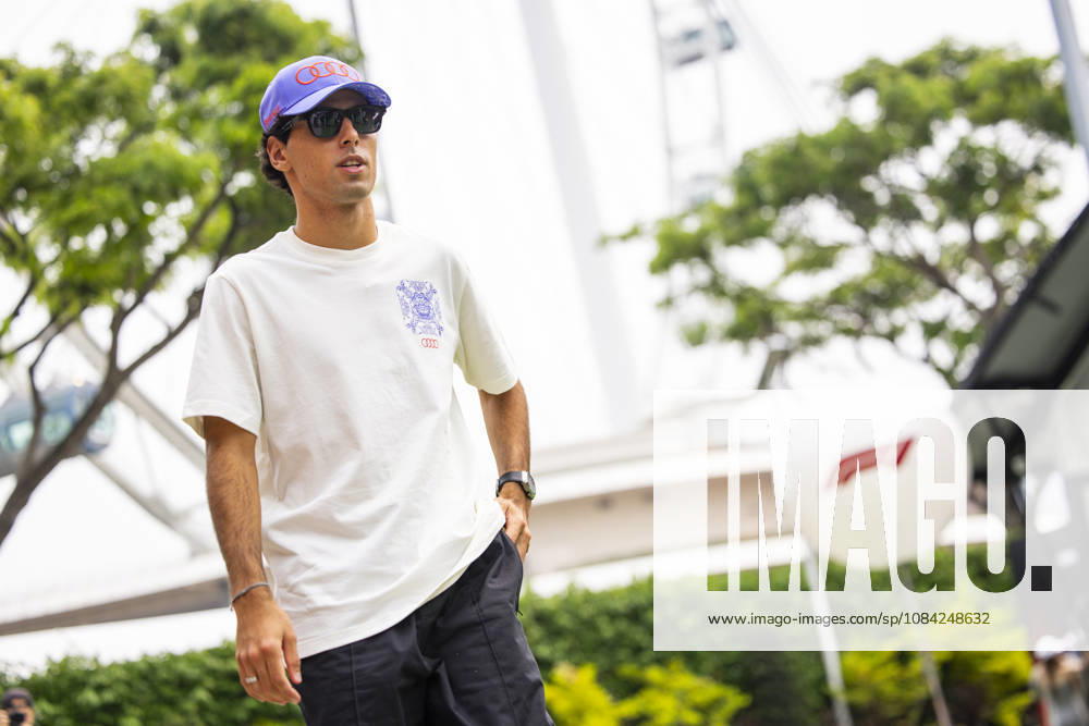 F1 - SINGAPORE GRAND PRIX 2026 BORTOLETO Gabriel (bra), Audi F1 Team R26, portrait during the 2026 Formula 1 Singapore Grand Prix, 17th round of the 2026 Formula One World Championship, WM, Weltmeisterschaft from October 9 to 11, 2026 on the Marina Bay Street Circuit, in Singapore, Singapore - SingaporeSingapore