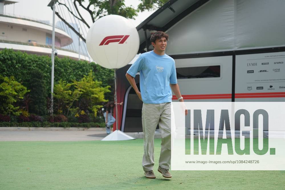 Alexander Albon (THA) (Atlassian Williams F1 Team) in the paddock of the Formula 1 Singapore Grand Prix 2026 at the Marina Bay Street Circuit. Singapore Singapore - ZUMAs197 20261008_aaa_s197_005