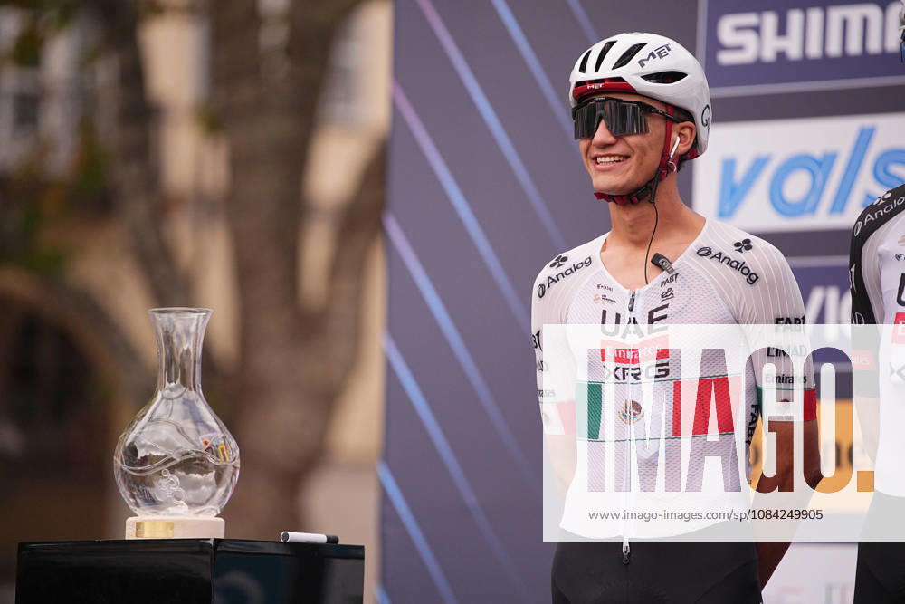 Mexico s Isaac Del Toro Romero of UAE Team Emirates XRG during the 110th edition of the Gran Piemonte 2026 a 185 km one day race from Asti to Bra on October 08, 2026, Italy.