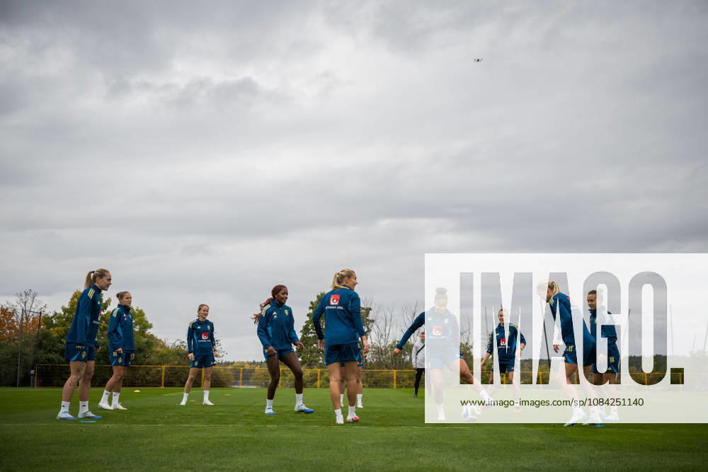 Players of the Swedish women s national soccer team during a training session on October 8, 2026 in Stockholm. Photo by Johanna Säll, BILDBYRAN, code JL JL0637. soccer football fotball World Cup qualifier FIFA Women’s World Cup qualifier training practice Sweden women’s soccer football fotball World Cup qualifier FIFA Women’s World Cup qualifier qualifier training practice training Sweden women’s soccer