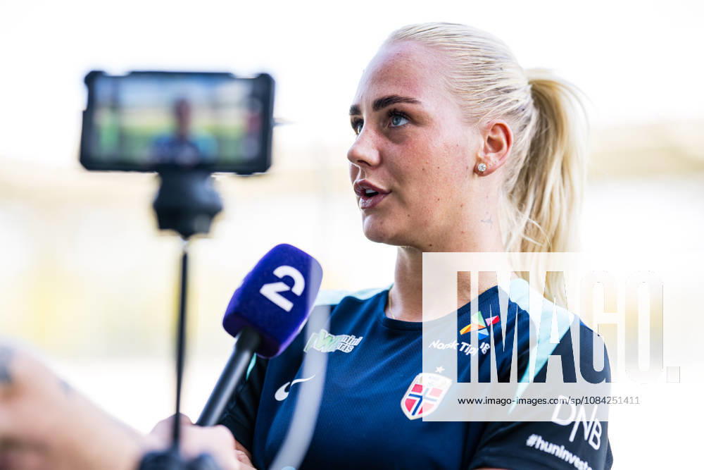 Cathinka Tandberg of the Norwegian women’s national soccer team during a training session on October 8, 2026 in Bucharest. Photo by Marius Simensen, BILDBYRAN. Cop 238 bbeng women FIFA Women’s World Cup qualifier soccer football Norway practice training