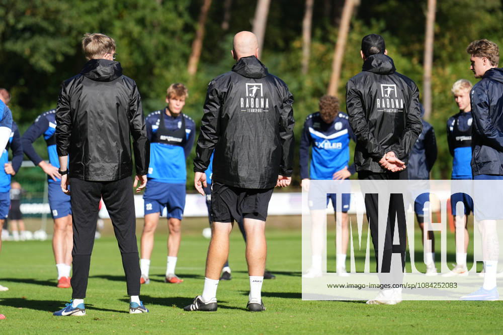 German Soccer, Training Session, 3rd Division, 2026–2027 Season, NVB Campus B, Hänsch Arena Field, SV Meppen, Thursday, October 8, 2026, Morning Training Session; Lucas Beniermann, Coach, SV Meppen, gives a pep talk before the training session