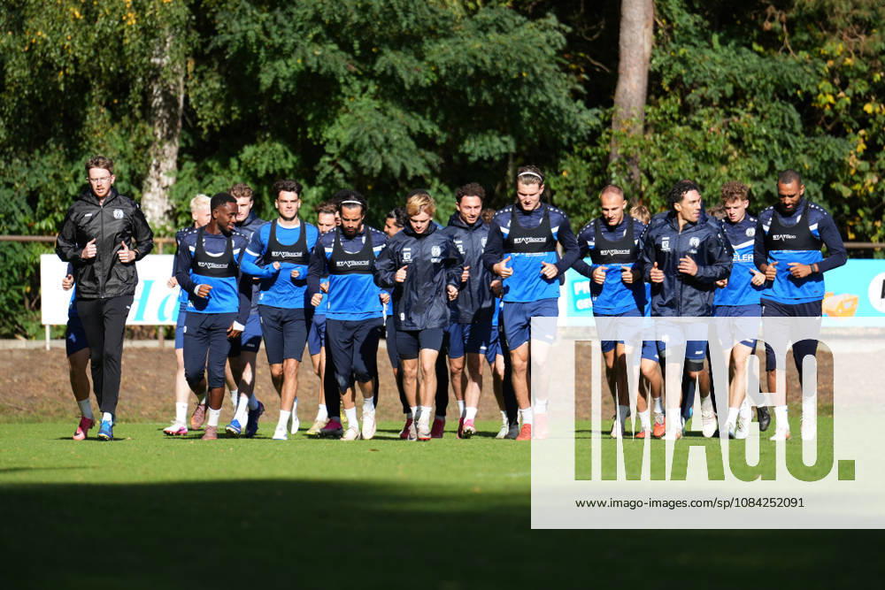 German Soccer, Training Session, 3rd Division, 2026–2027 Season, NVB Campus B, Hänsch Arena Field, SV Meppen, Thursday, October 8, 2026, Morning Training: The SV Meppen Team Warming Up
