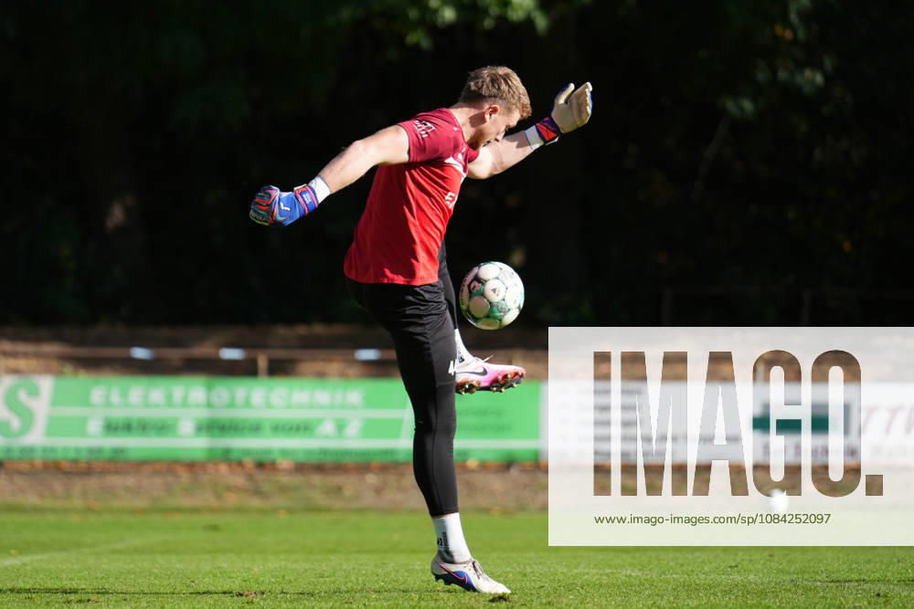 German Soccer, Training Session, 3rd Division, 2026–2027 Season, NVB Campus B, Hänsch Arena Field, SV Meppen, Thursday, October 8, 2026, Morning Training: Julius Pünt of SV Meppen, age 44, juggles the ball