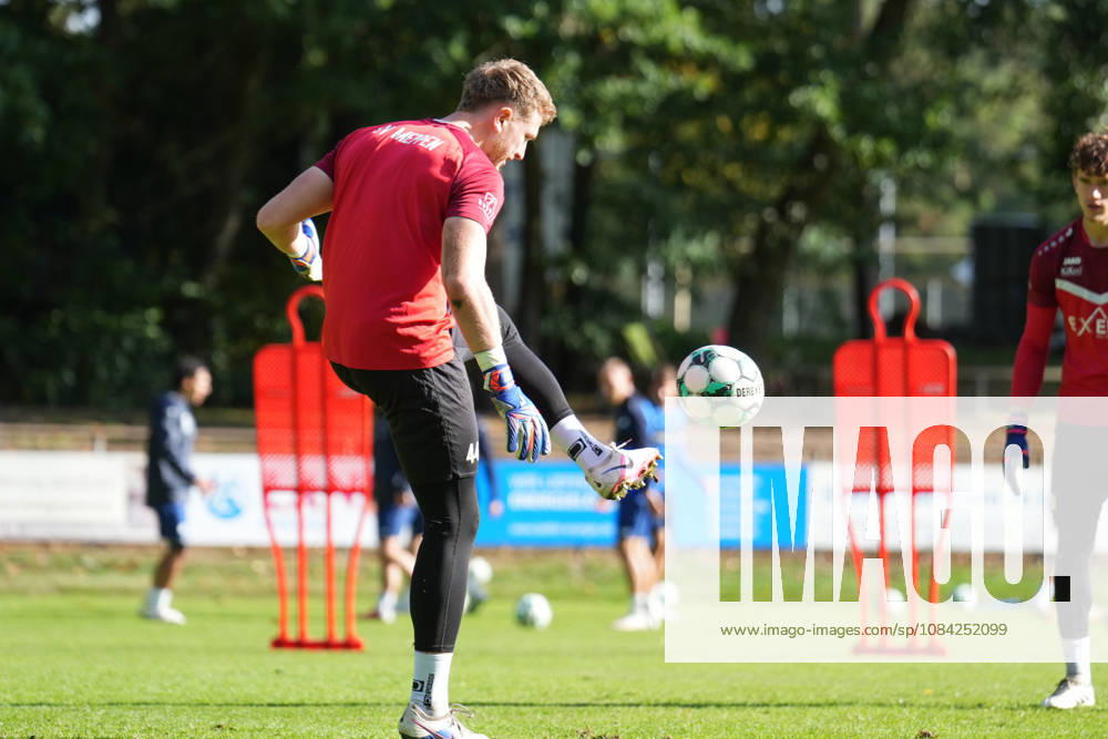 German Soccer, Training Session, 3rd Division, 2026–2027 Season, NVB Campus B, Hänsch Arena Field, SV Meppen, Thursday, October 8, 2026, Morning Training: Julius Pünt of SV Meppen, age 44, juggles the ball