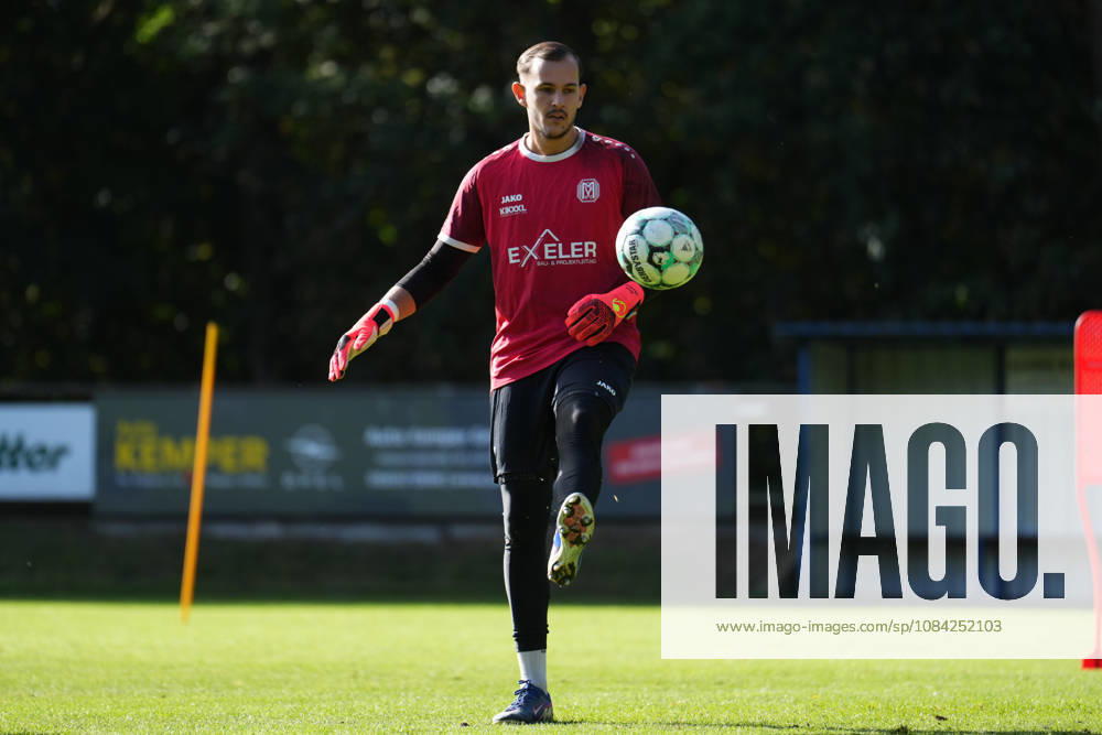 German Soccer, Training Session, 3rd Division, 2026–2027 Season, NVB Campus B, Hänsch Arena Field, SV Meppen, Thursday, October 8, 2026, Morning Training: Noah Oberbeck of SV Meppen, No. 1, is juggling the ball