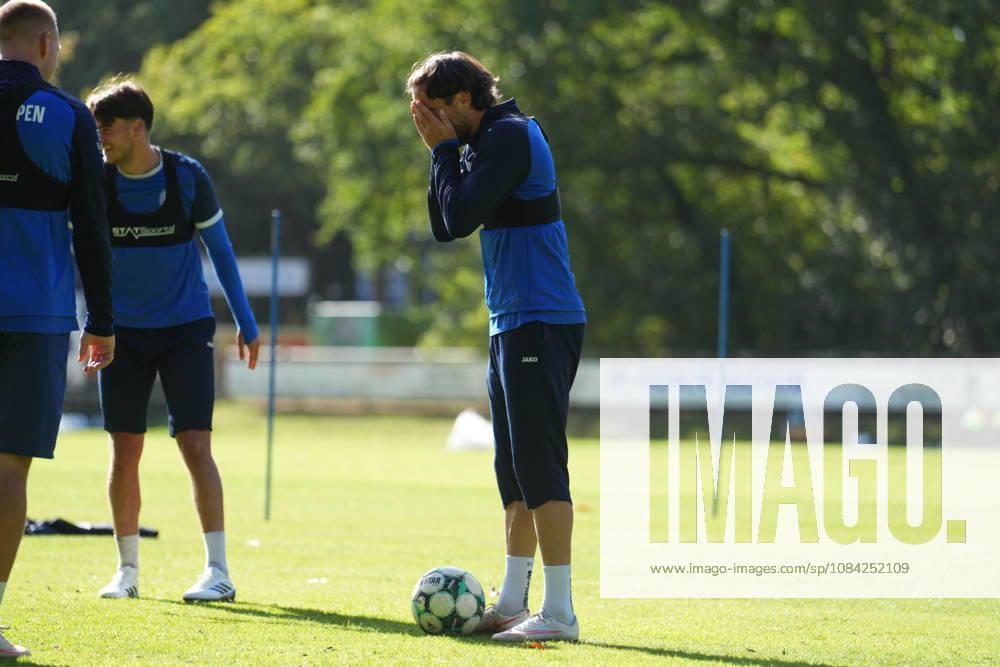 German Soccer, Training Session, 3rd Division, 2026–2027 Season, NVB Campus B, Hänsch Arena Field, SV Meppen, Thursday, October 8, 2026, Morning Training: Ersin Zehir of SV Meppen, No. 6, is shocked by a turnover during the rodeo drill
