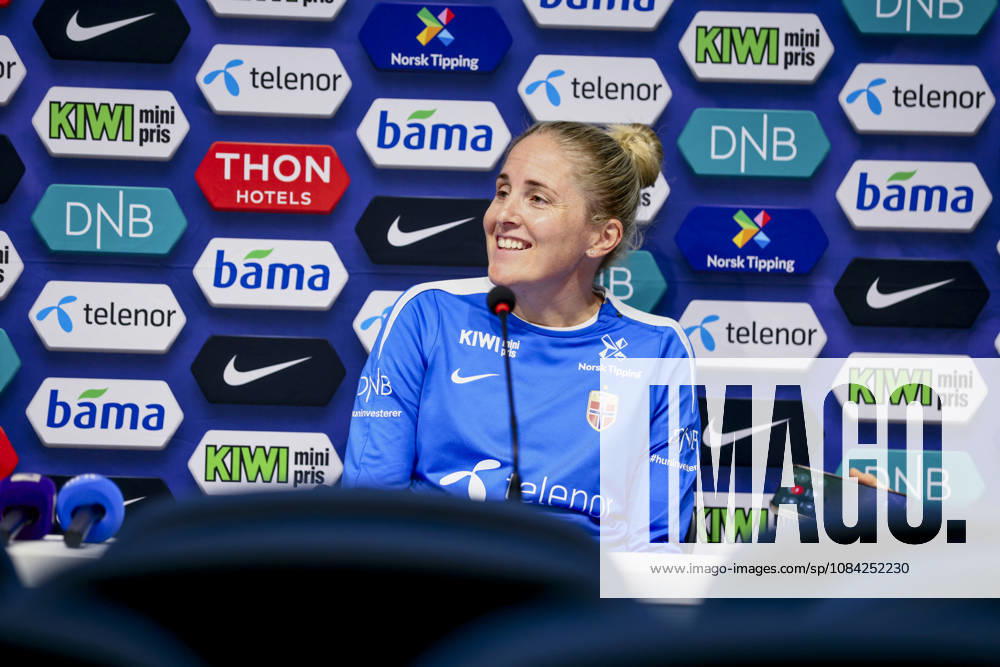 Women s National Soccer Team Prepares for World Cup Qualifiers Bucharest, Romania, October 8, 2026 Lisa Fjeldstad Naalsund and Frida Maanum during a training session at Stadionul Arcul de Triumf, before the World Cup qualifier against Romania. Photo by Nikola Krstic, NTB Romania, Bucharest. . RESTRICTED USE FOR BETTING COMPANIES.
