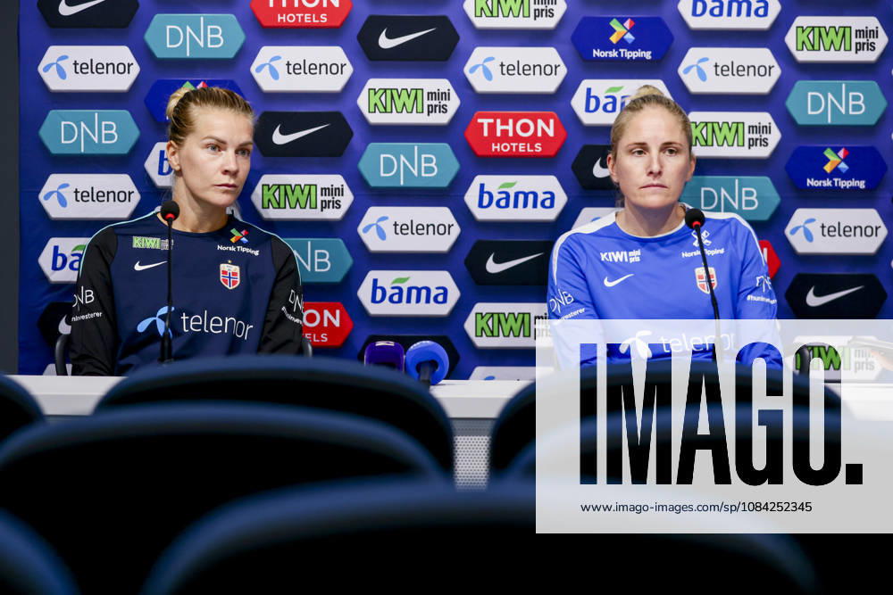 Women s National Soccer Team Prepares for World Cup Qualifiers Bucharest, Romania, October 8, 2026 Lisa Fjeldstad Naalsund and Frida Maanum during a training session at Stadionul Arcul de Triumf, before the World Cup qualifier against Romania. Photo by Nikola Krstic, NTB Romania, Bucharest. . RESTRICTED USE FOR BETTING COMPANIES.