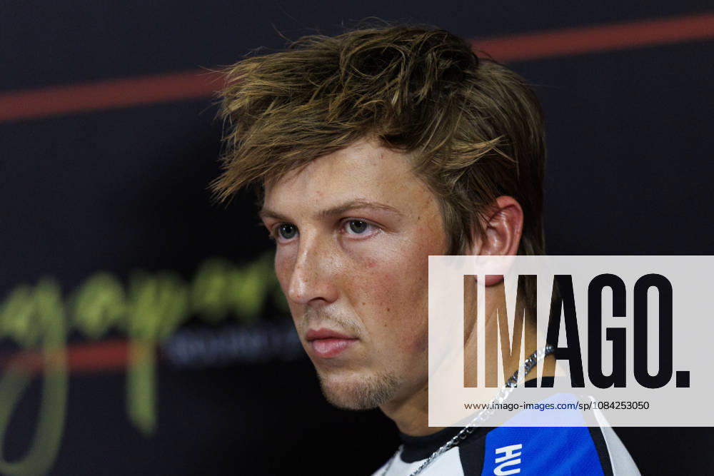 8th October 2026; Marina Bay, Singapore; Formula 1, Singapore Grand Prix, Arrival Day; Liam Lawson (30) of New Zealand and Visa Cash App Racing Bulls Formula One Team during the press conference, PK, Pressekonferenz at the Singapore Grand Prix StephenxBlackberry
