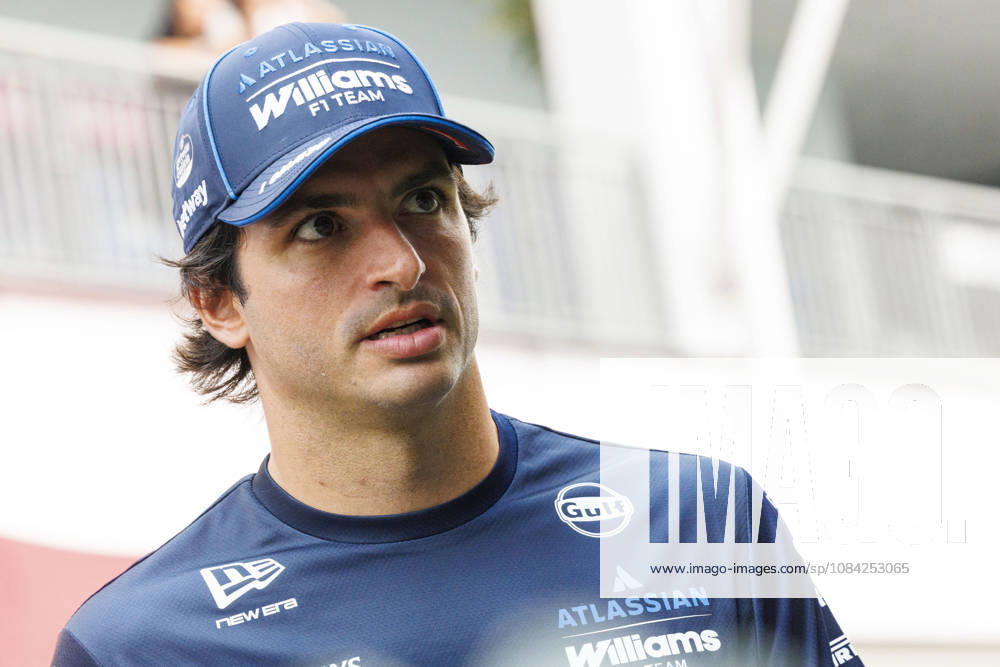 8th October 2026; Marina Bay, Singapore; Formula 1, Singapore Grand Prix, Arrival Day; Carlos Sainz Jr (55) of Spain and Atlassian Williams F1 Team arriving at the Singapore Grand Prix StephenxBlackberry