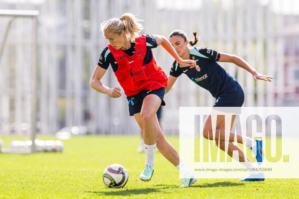 Julie Blakstad of the Norwegian women’s national soccer team during a training session on October 8, 2026 in Bucharest. Photo by Marius Simensen. BILDBYRAN Cop 238 bbeng women FIFA Women s World Cup qualifier soccer football Norway practice training